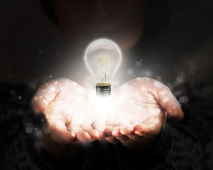 佐土原香织人物介绍